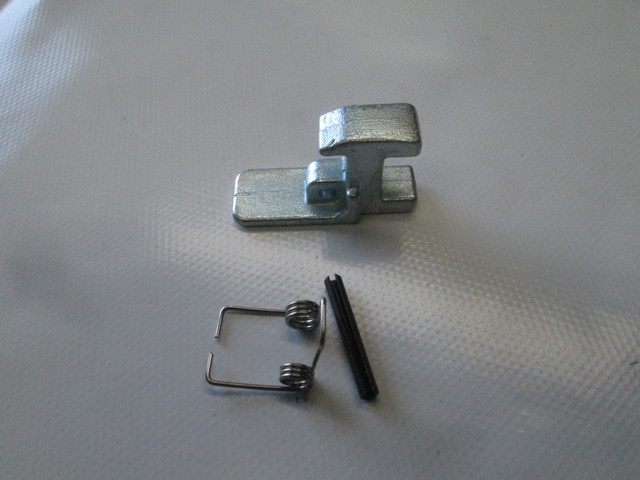 PESTILLO MANETA PUERTA 7703330