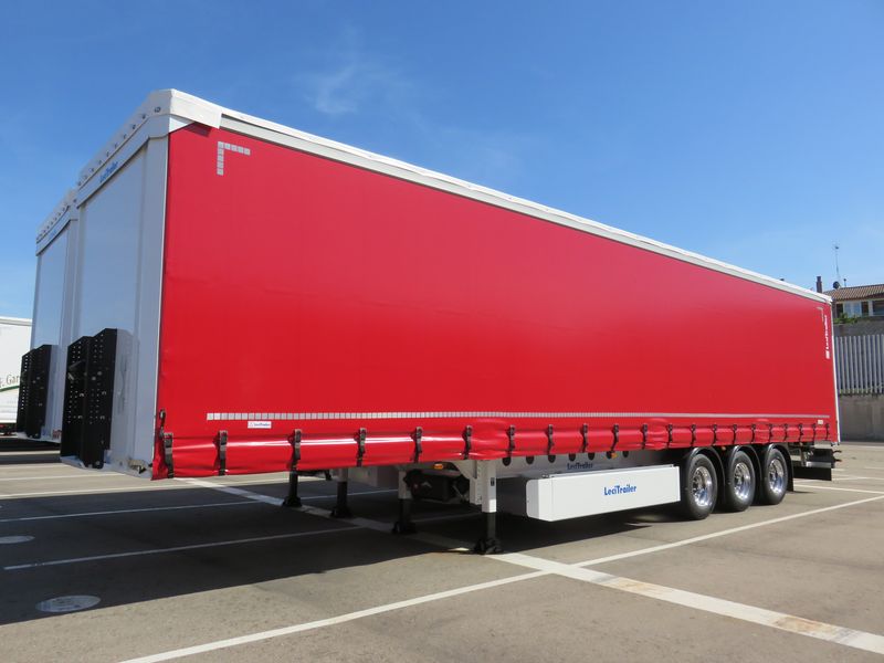 Lightened curtainsiders
